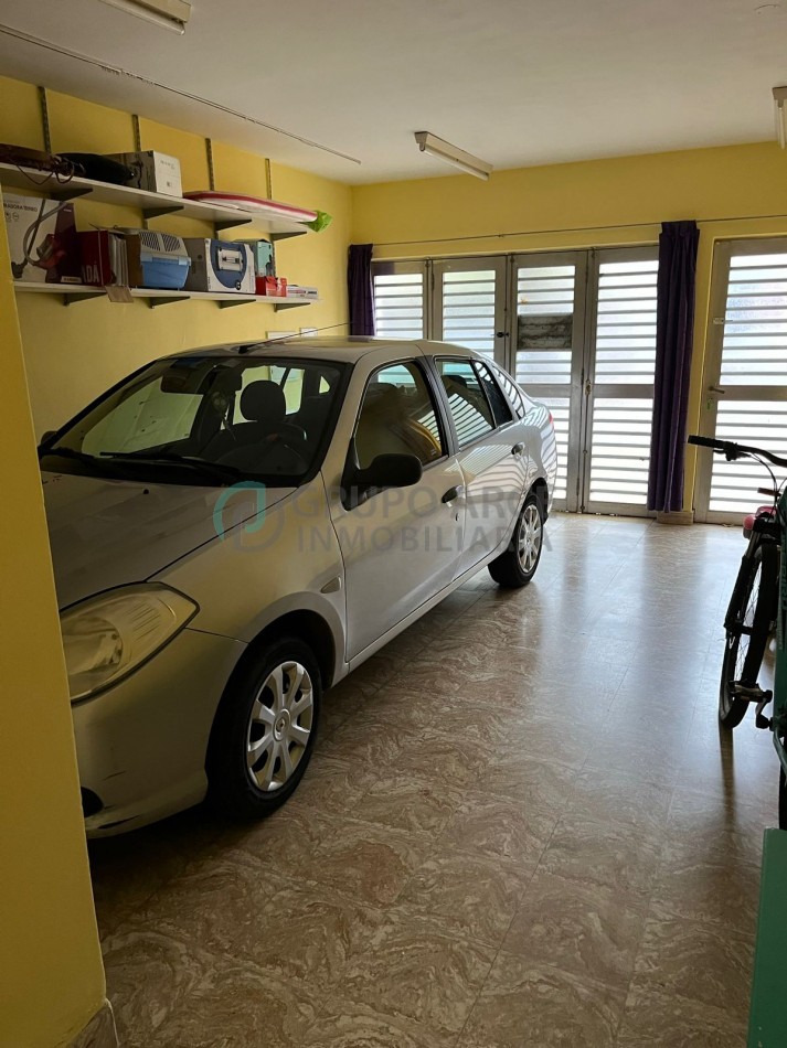 Casa + 2 locales a la VENTA pleno centro Galvez