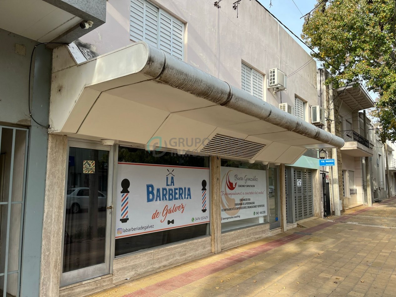 Casa + 2 locales a la VENTA pleno centro Galvez