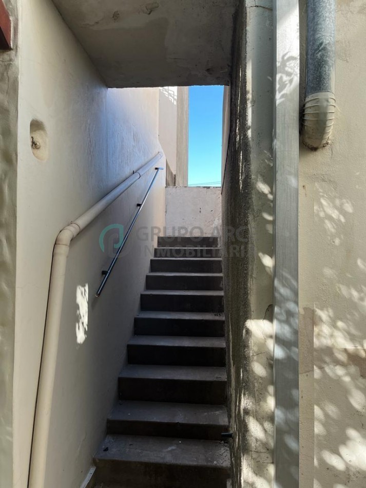 Departamento de escalera en ALQUILER