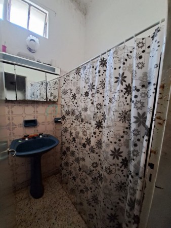 CASA + LOTE IMPERDIBLE EN VECINAL MITRE!