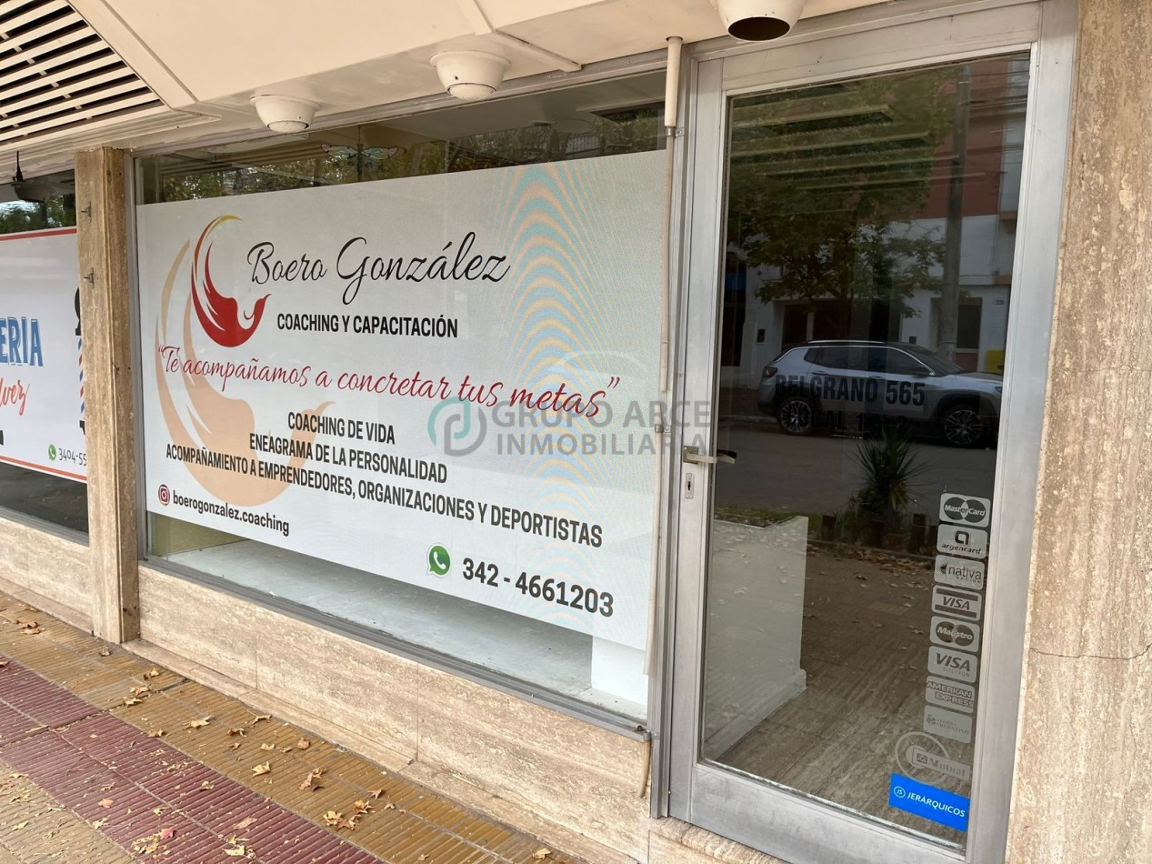 Casa + 2 locales a la VENTA pleno centro Galvez
