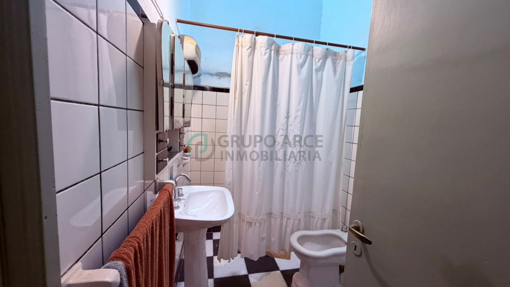 Casa en Venta sobre Av. de Mayo - Galvez