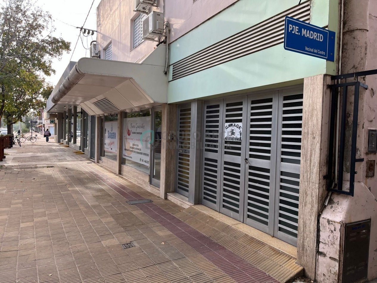 Casa + 2 locales a la VENTA pleno centro Galvez