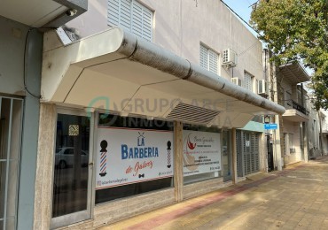 Casa + 2 locales a la VENTA pleno centro Galvez