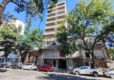 Venta departamento de 1 dormitorio contrafrente en Lourdes