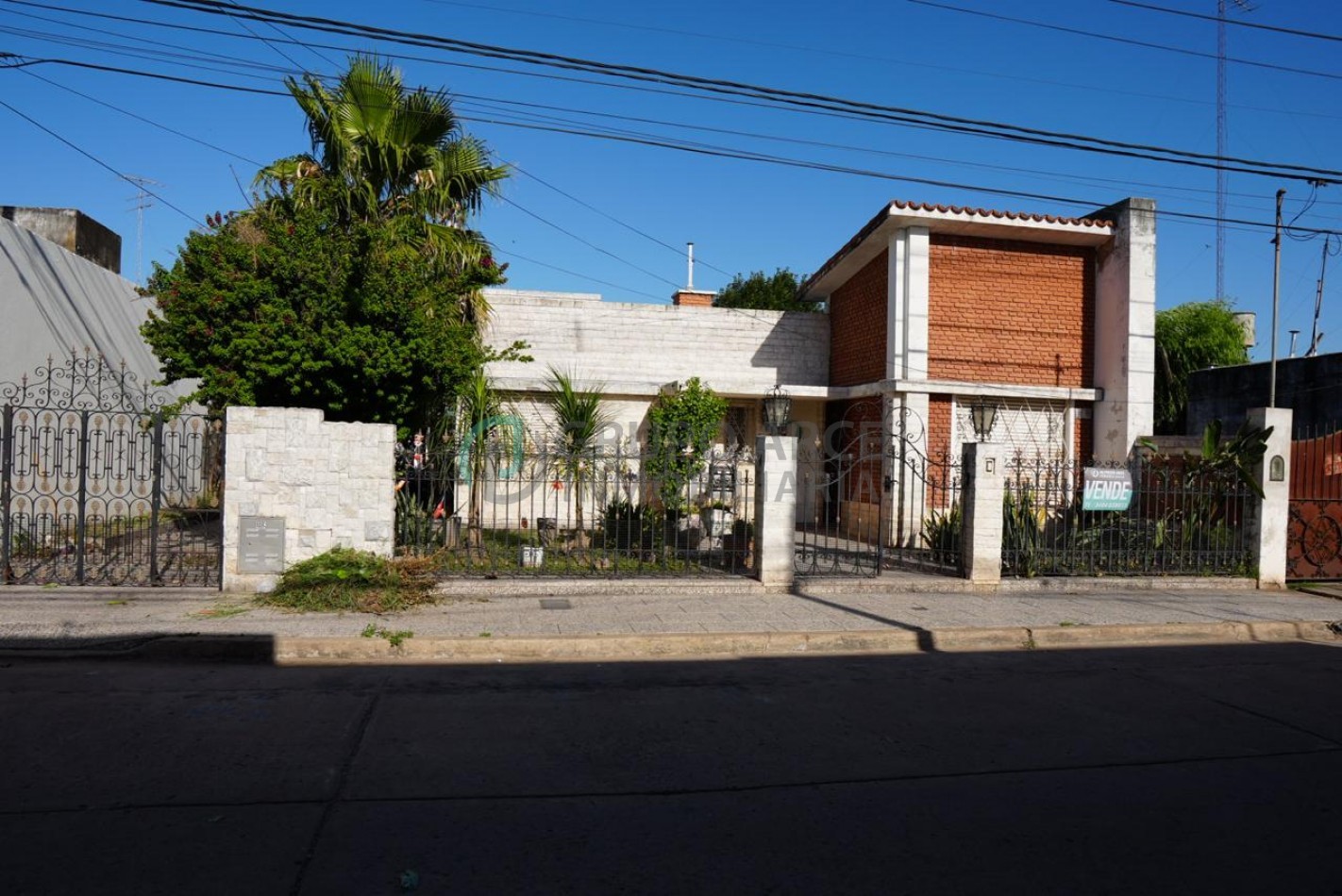 CASA A LA VENTA