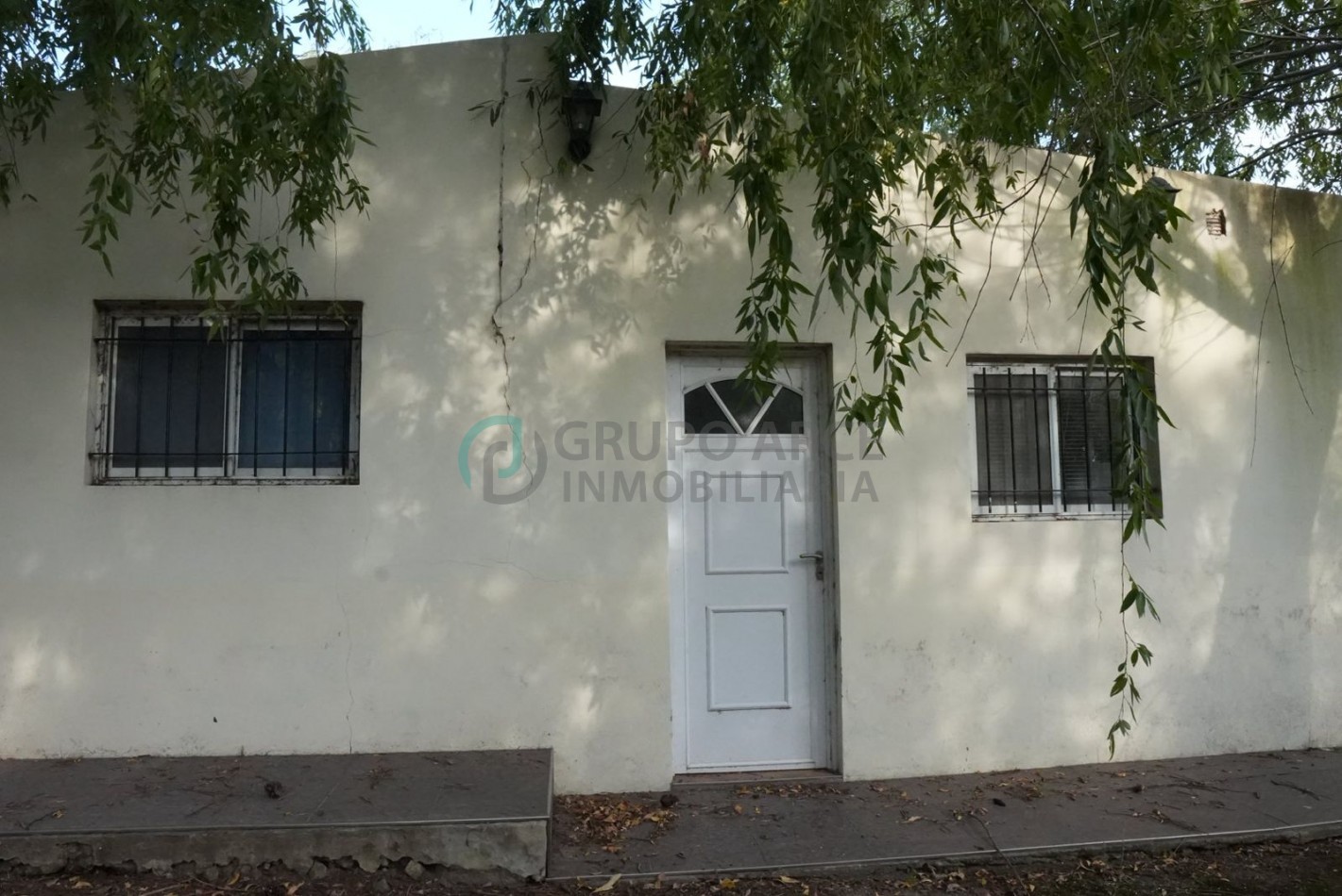 Casa con amplio terreno y quincho en Barrio Comipini - Arocena